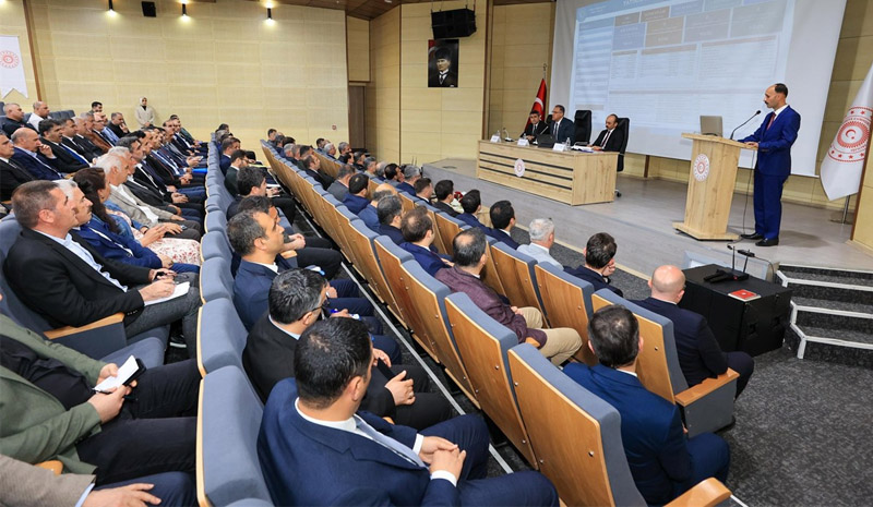VALİ`USTA AÇIKLADI 56 PROJE DEVAM EDİYOR 60`I  İHALE AŞAMASINDA
