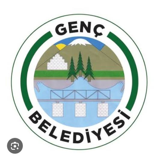 GENÇ`TE OKUL YOLLARI VE BAHÇELER KAR`DAN TEMİZLENDİ